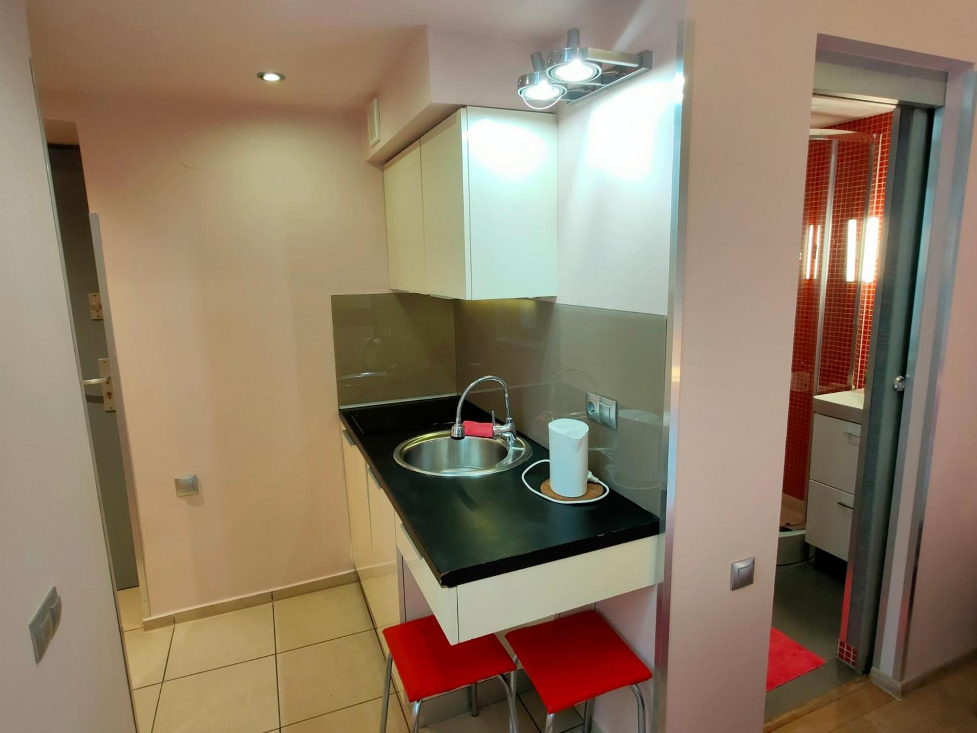 Mirror Pink Studio Apartment كراكوفيا المظهر الخارجي الصورة