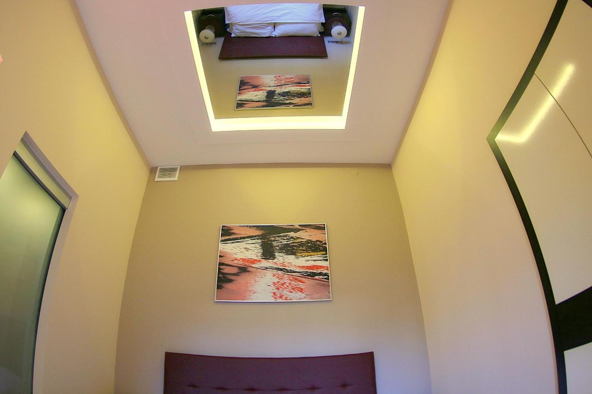 Mirror Pink Studio Apartment كراكوفيا الغرفة الصورة