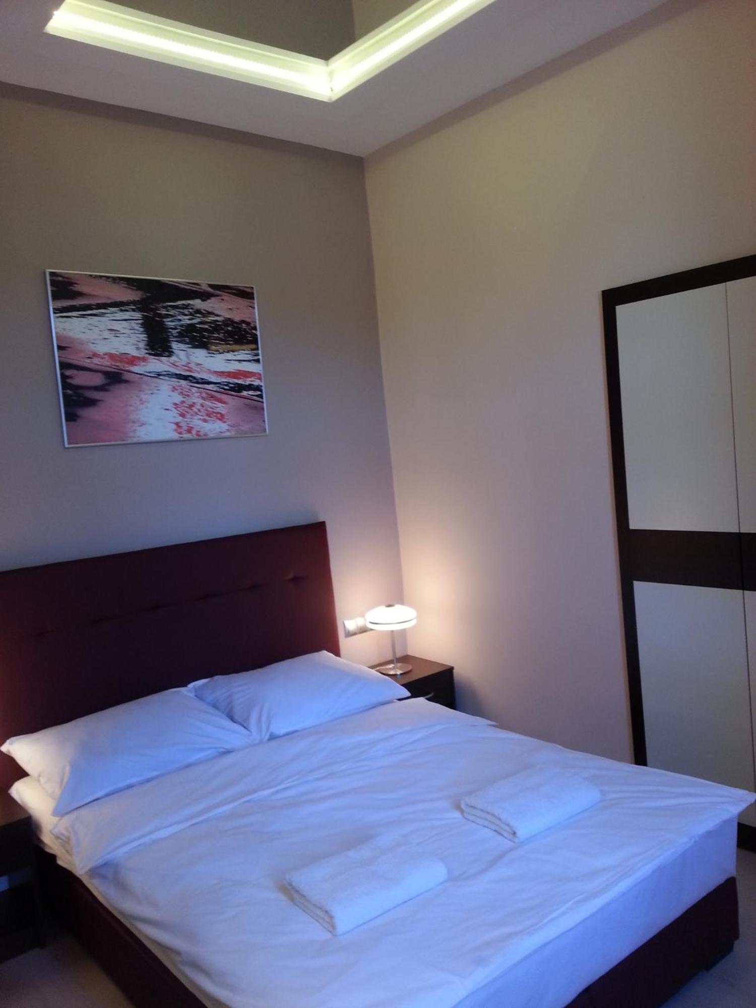 Mirror Pink Studio Apartment كراكوفيا الغرفة الصورة